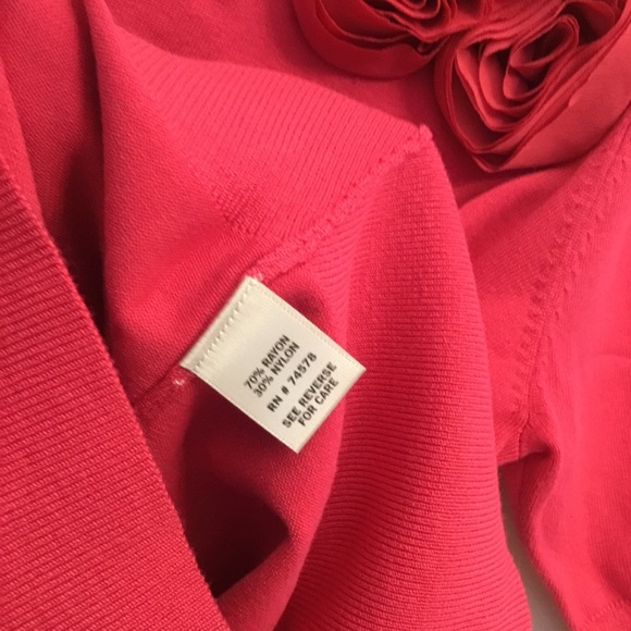 🌷Cache Open One Shoulder. Very In Style NOW 🤩 - Picture 9 of 9